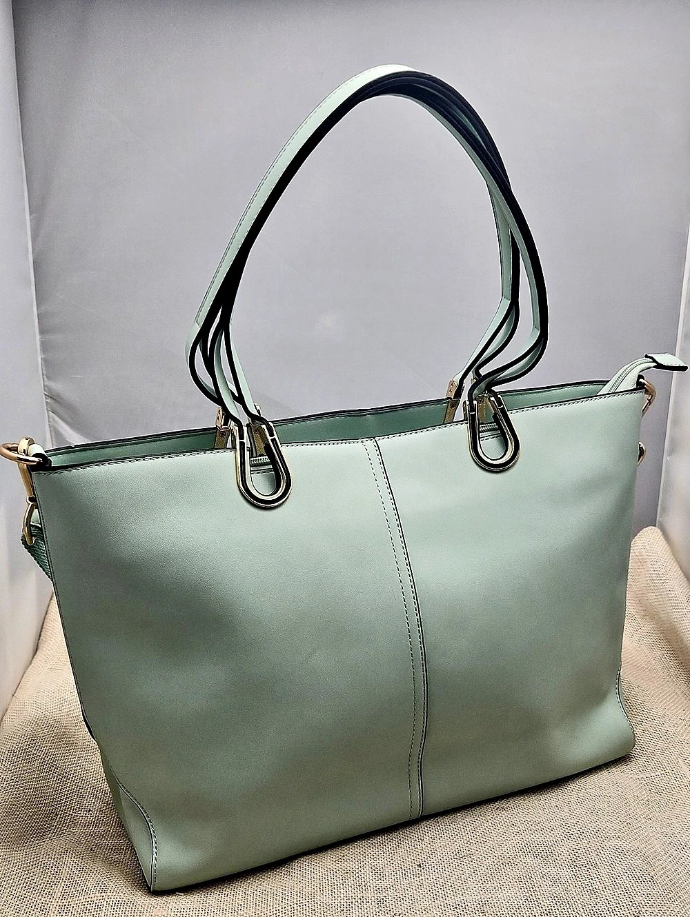 Structured Tote Bag in Green Like New